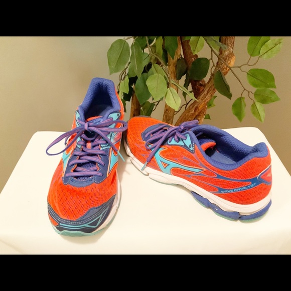 mizuno wave catalyst